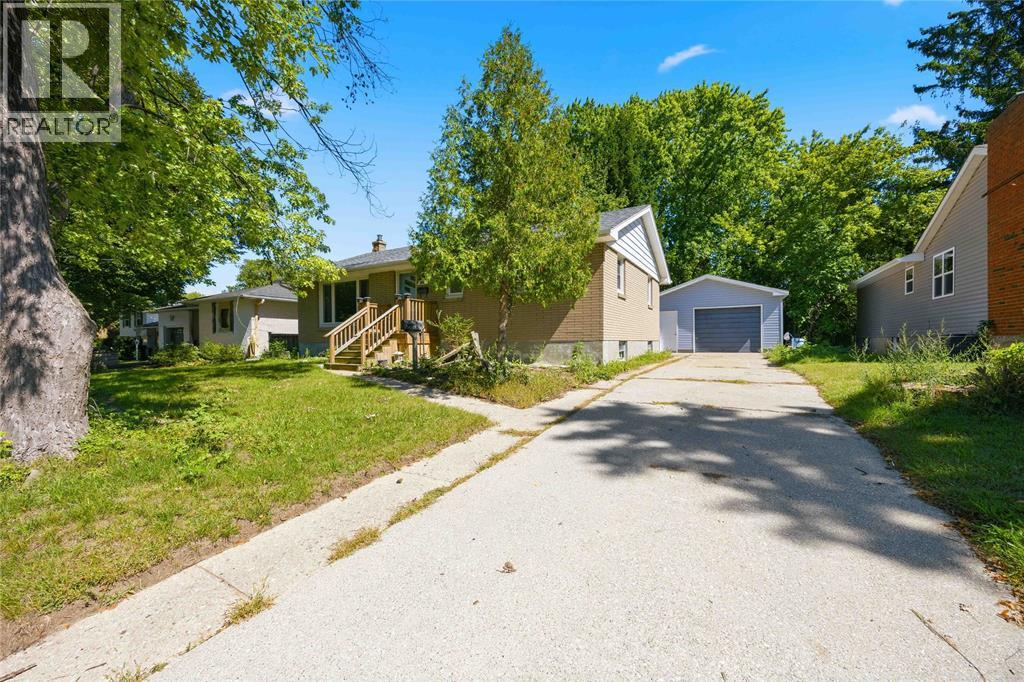 1232 ECHO ROAD Sarnia Ontario Canada Sale residential Kevin Thompson RE/MAX PRIME PROPERTIES UNIQUE GROUP, BROKERAGE