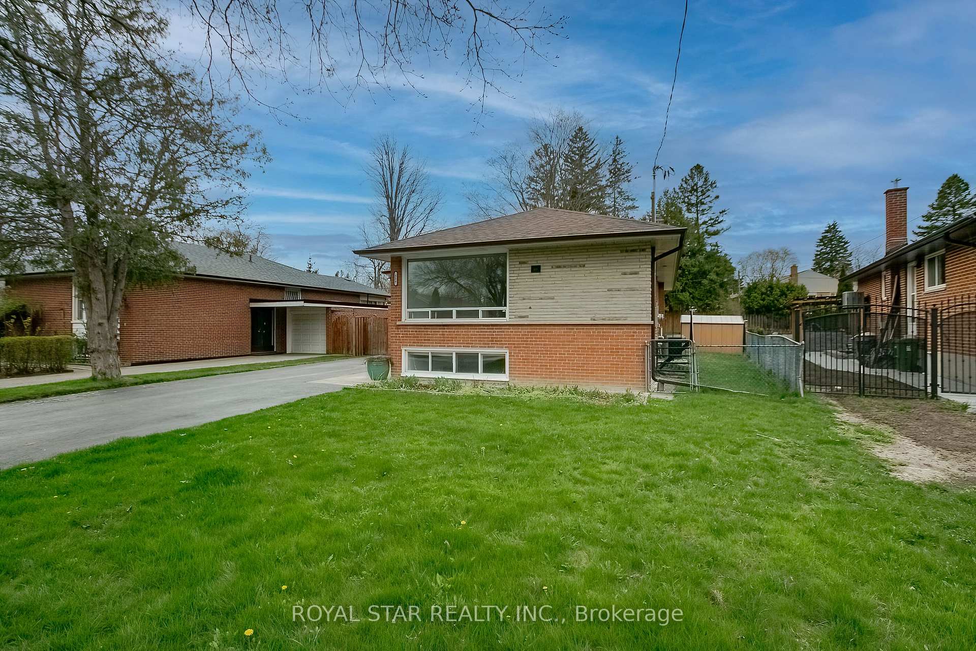 Upper - 114 Wincott Drive Toronto Ontario Canada Rent residential Koshy Thomas Royal Star Realty Inc., Brokerage*