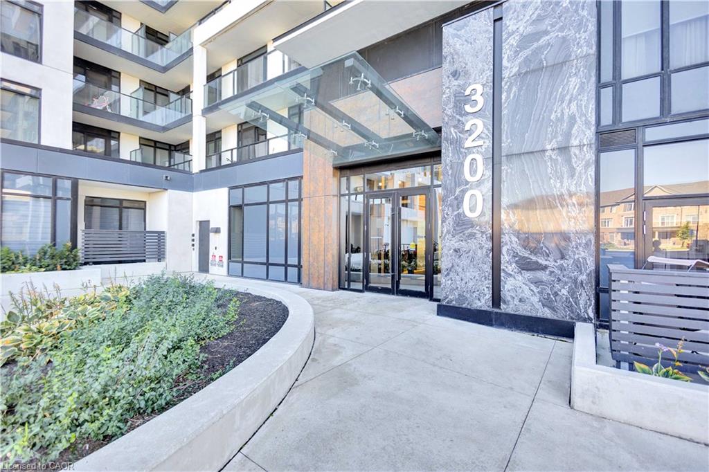 721 - 3200 William Coltson Avenue Oakville Ontario Canada Sale residential Miranda Guirguis Square Seven Ontario Realty Brokerage
