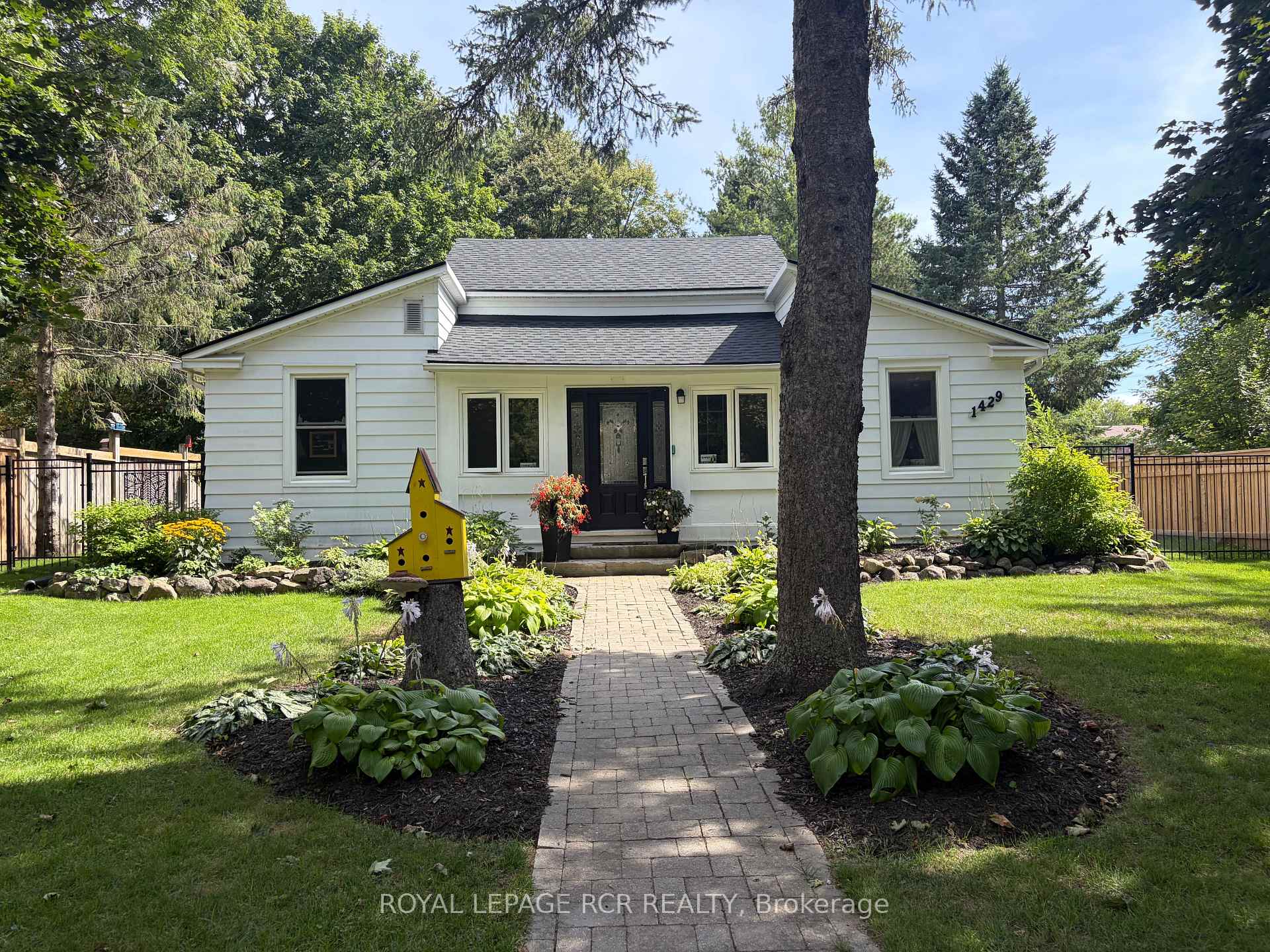1429 Queen Street Caledon Ontario Canada Sale residential Andrea Thomas Royal LePage RCR Realty, Brokerage *