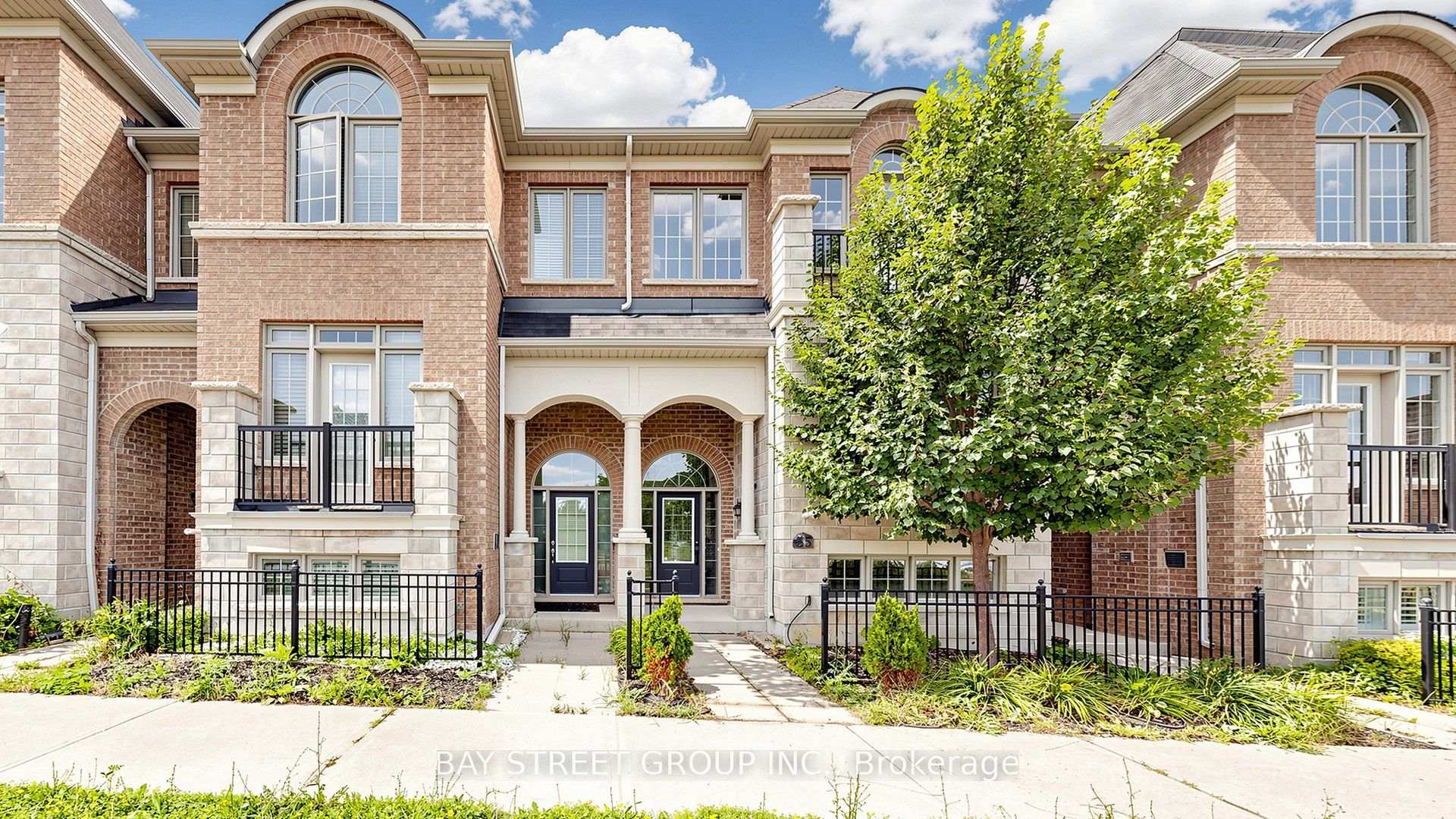 35 Sharbot Lane Markham Ontario Canada Sale residential   HomeLife Top Star Realty Inc., Brokerage *