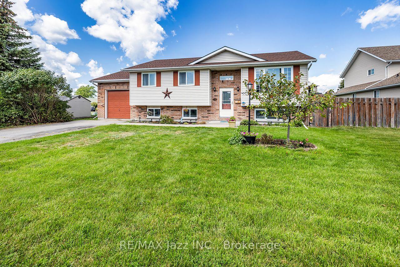 24 Glenn Drive Quinte West Ontario Canada Sale residential Theresa Hull-Clarke SRES RE/MAX Jazz Inc., Brokerage *