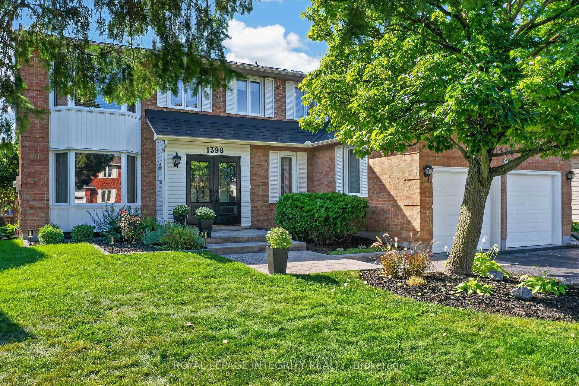 1398 Hayes Street Ottawa Ontario Canada Sale residential Angelika Rosato Right at Home Realty, Brokerage*