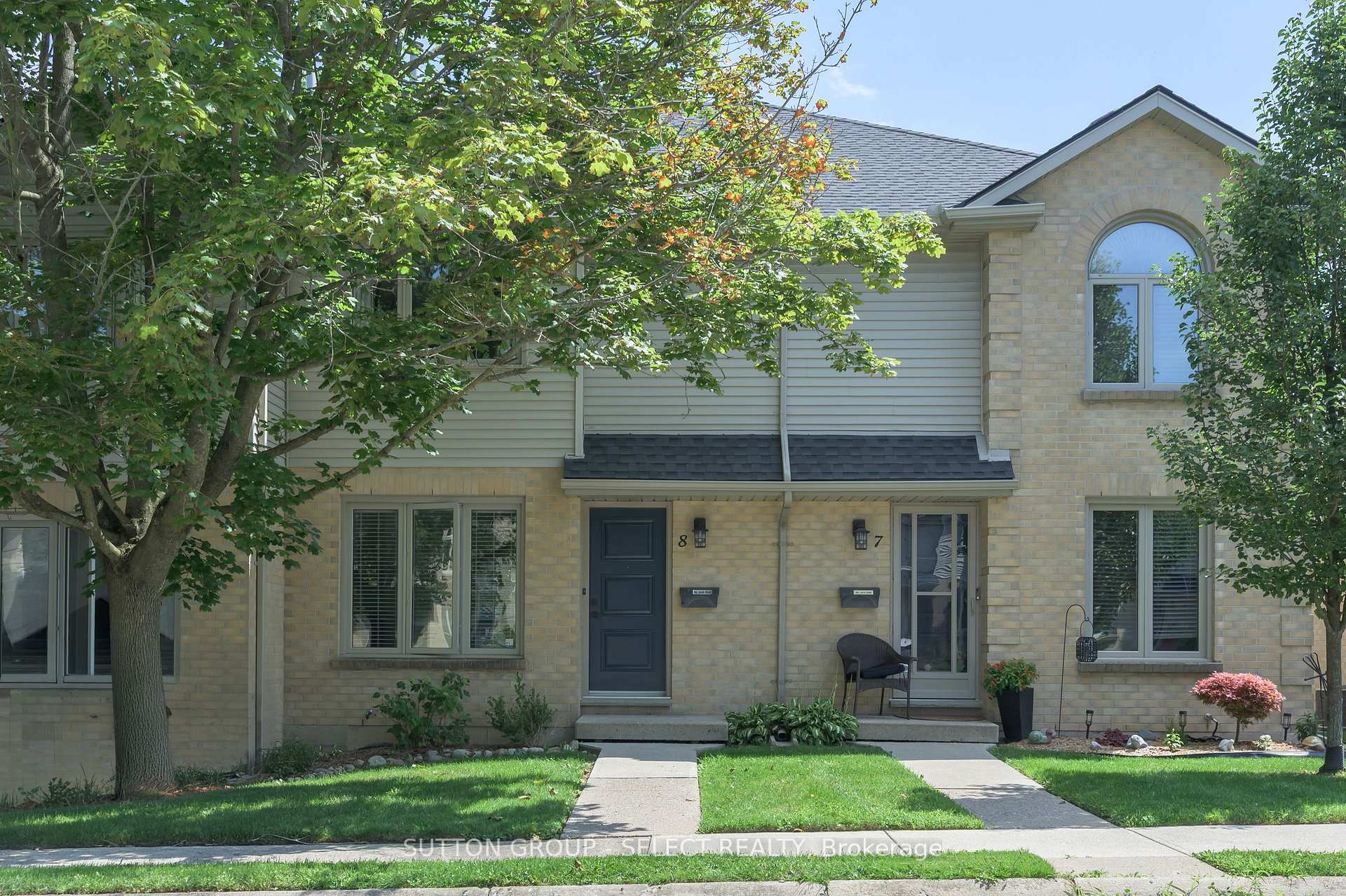 8 - 925 Lawson Road London North Ontario Canada Sale residential Chris Hawken Sutton Group - Select Realty Brokerage*