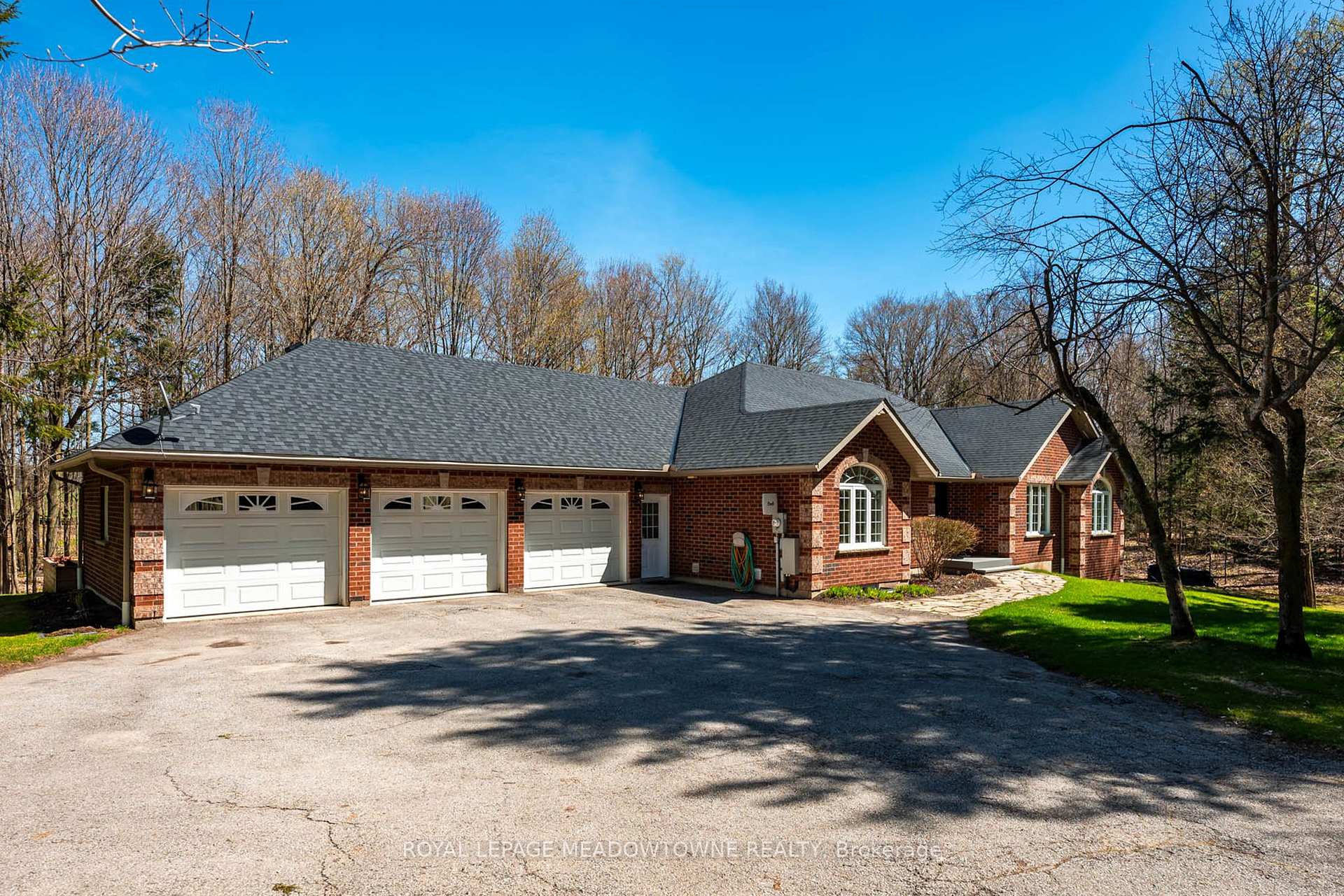 834603 4th Line Ehs Mono Ontario Canada Sale residential Renee Herrera Royal LePage Meadowtowne Realty, Brokerage *