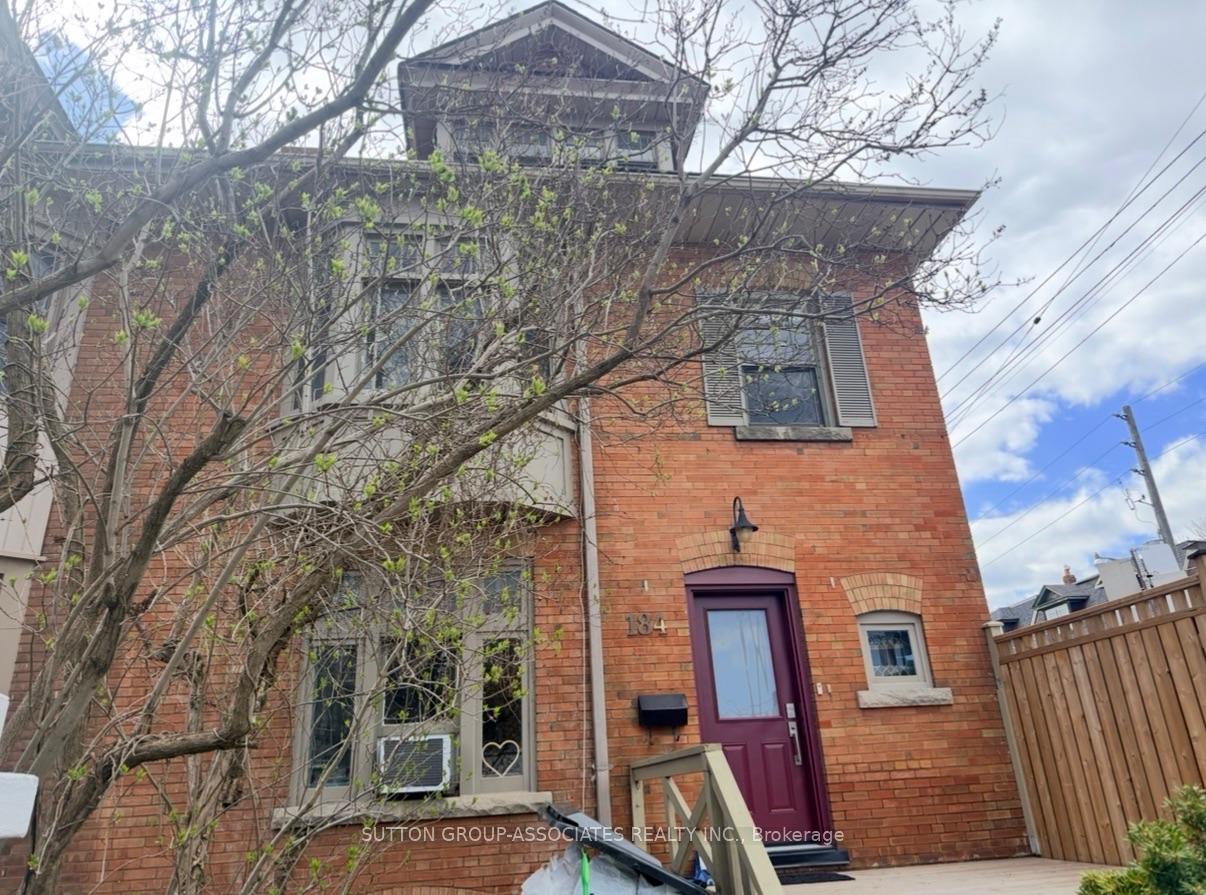 Upper - 184 Madison Avenue Toronto Ontario Canada Rent residential Megan Salas InCom Example New Demo Office