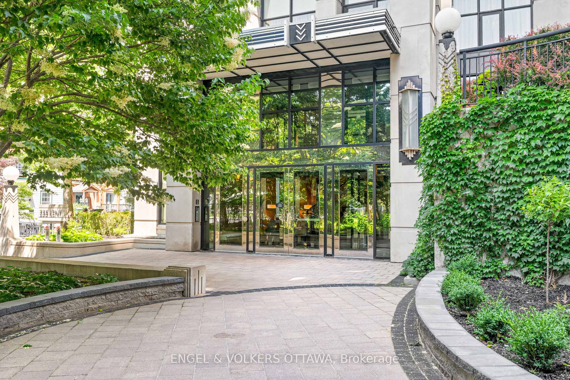 711 - 235 Kent Street Ottawa Ontario Canada Sale residential Royal LePage Performance Realty, Brokerage *