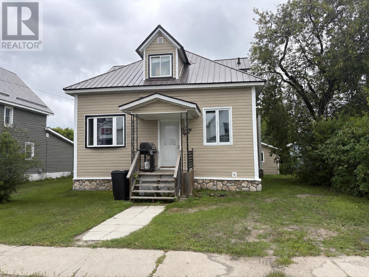 28 Aberdeen ST S Chapleau Ontario Canada Sale residential Steve & Pat McGuire Exit Realty True North, Brokerage*