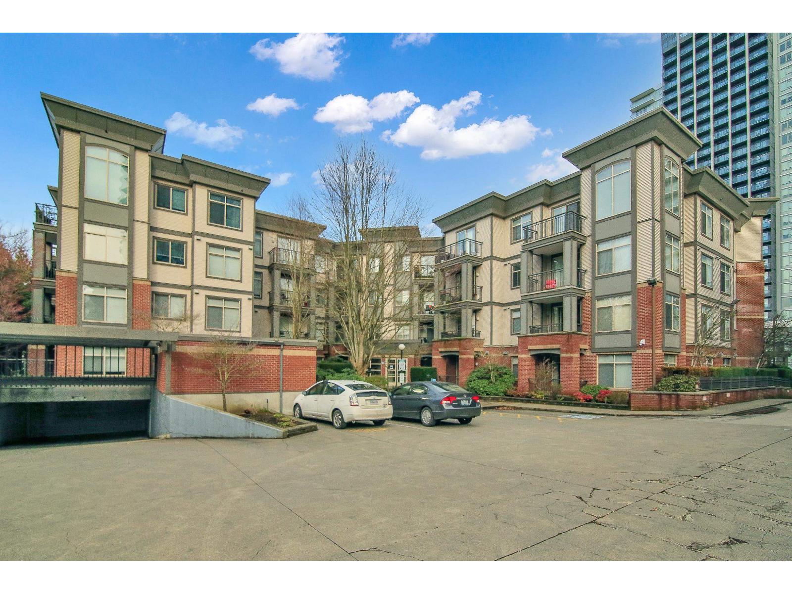 405 10499 UNIVERSITY DRIVE Surrey British Columbia Canada Sale residential Renée Kehayas Team 3000 Realty Ltd.