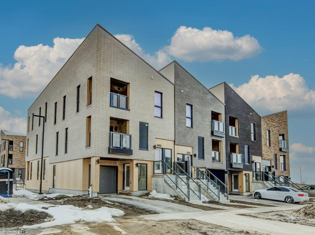 686 Benninger Drive Kitchener Ontario Canada Sale residential Tia Deutschmann RE/MAX Real Estate Centre Inc., Brokerage*