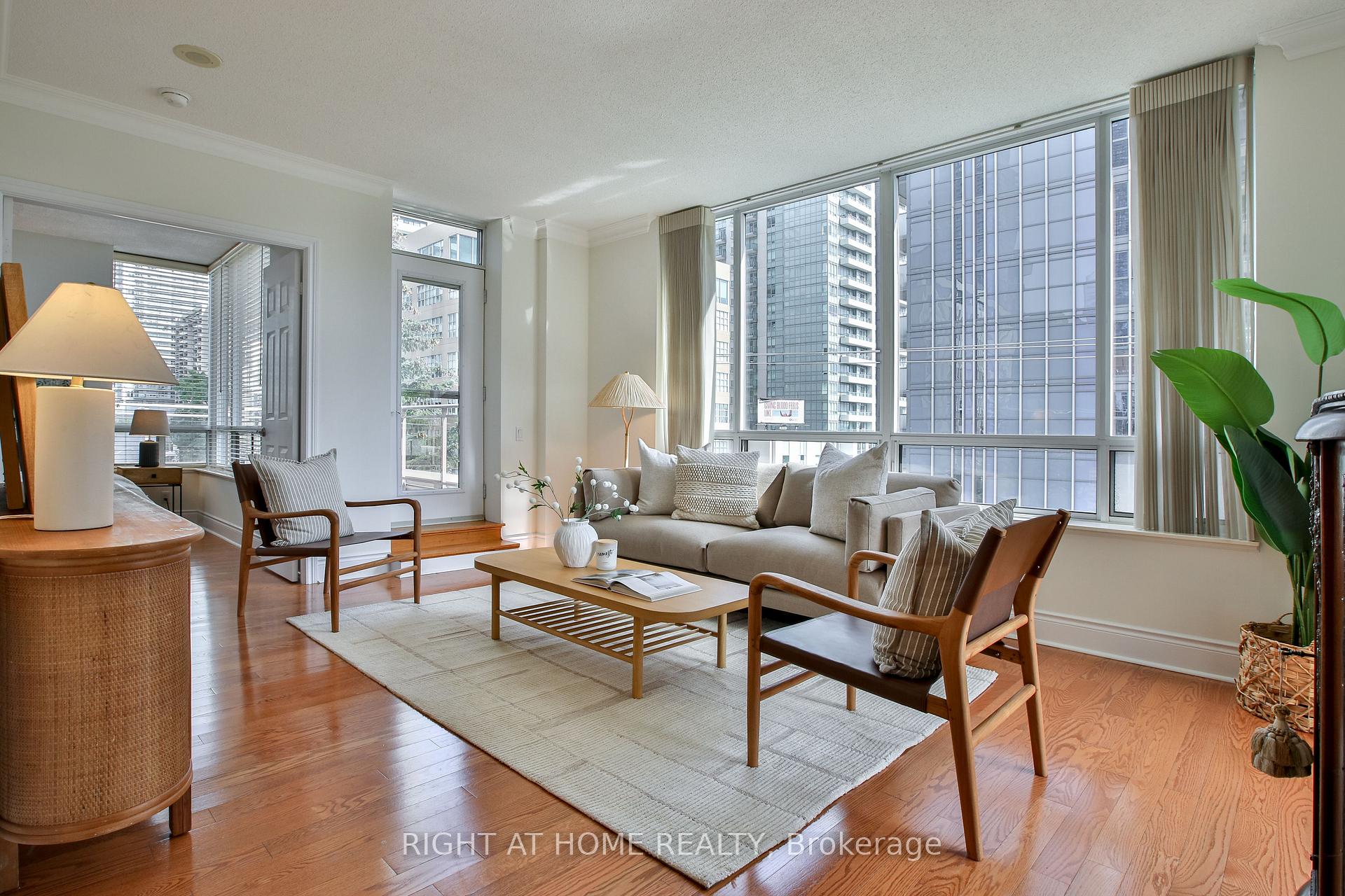 404 - 123 Eglinton Avenue E Toronto Ontario Canada Sale residential Panos Peppas Right at Home Realty, Brokerage*