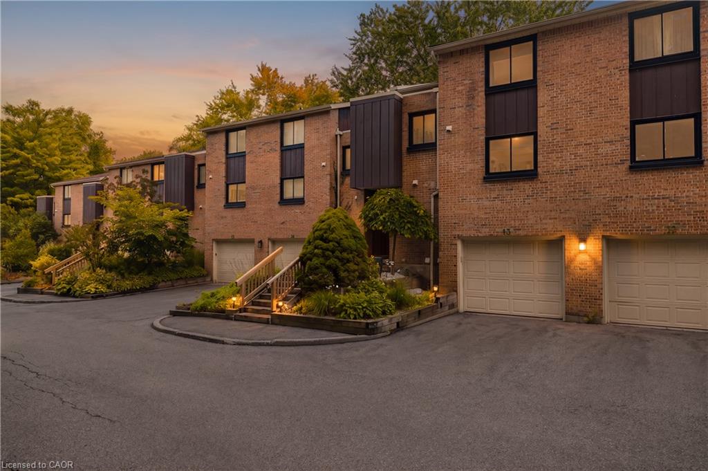13 - 220 Salisbury Avenue Cambridge Ontario Canada Sale residential Megan Salas InCom Example New Demo Office