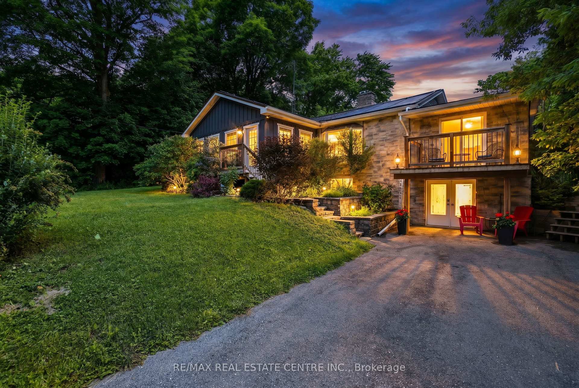 12429 Wolseley Street Halton Hills Ontario Canada Sale residential Stuart Colvin Coldwell Banker Escarpment Realty