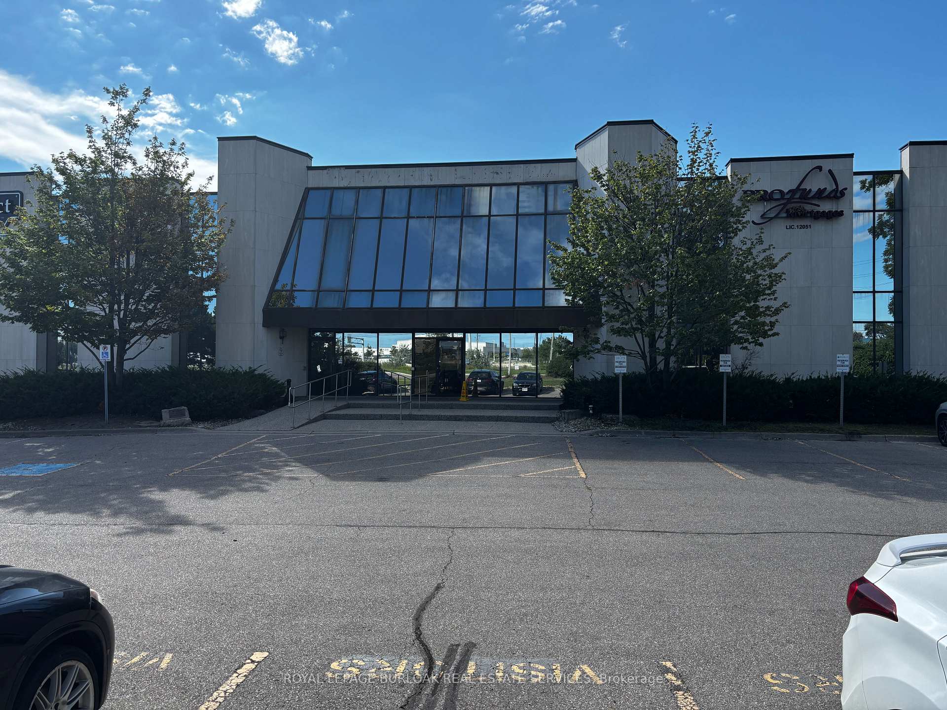 108 - 3410 South Service Road Burlington Ontario Canada Lease commercial   AKARAT Group Inc.