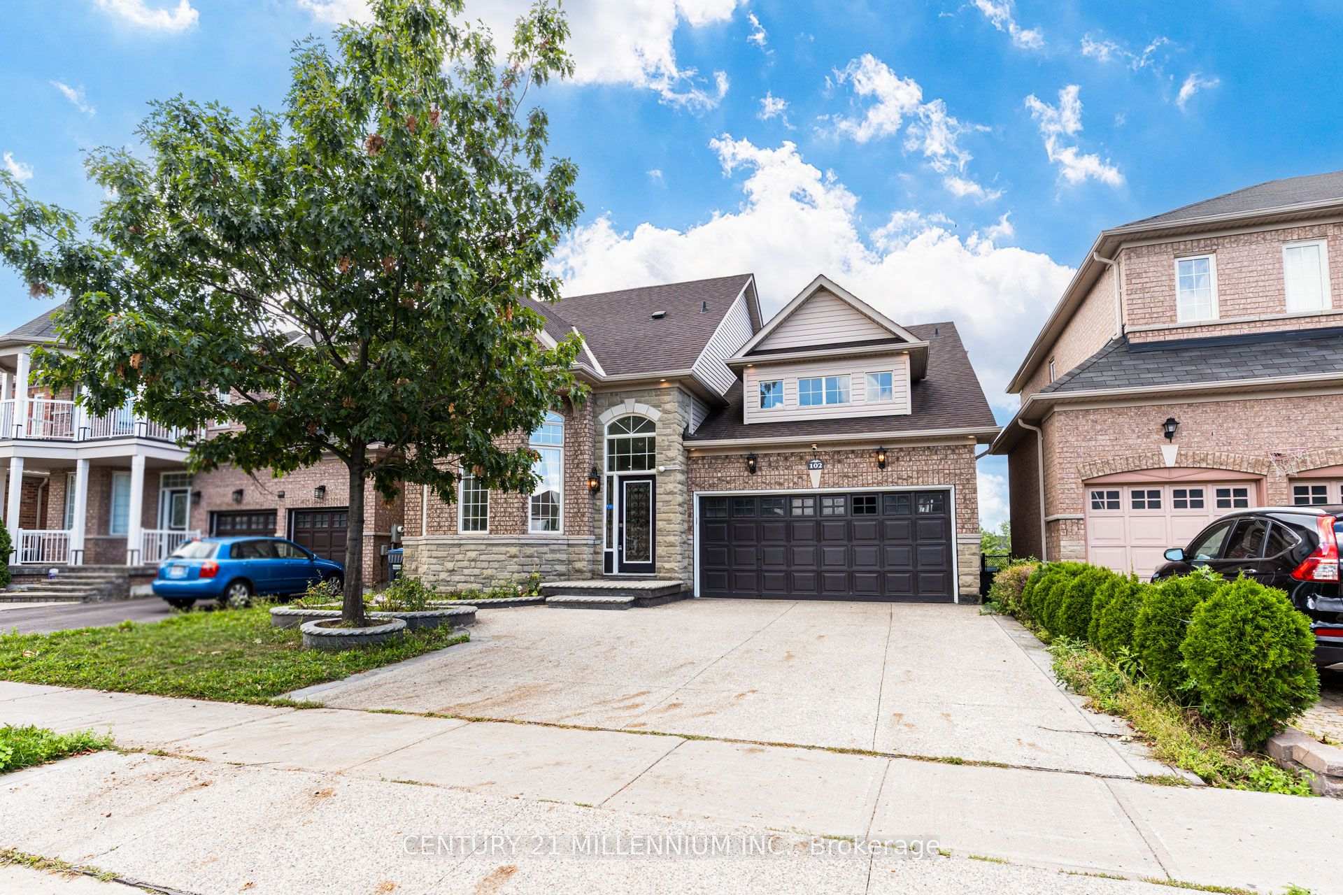 102 Southlake Boulevard Brampton Ontario Canada Sale residential Taeko Yamanouchi CENTURY 21 MILLENNIUM INC.