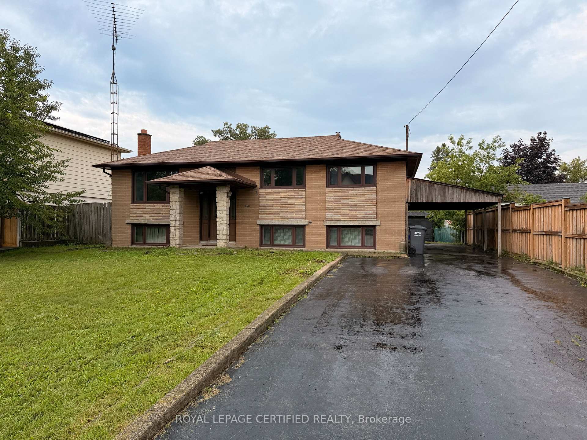 1398 Wren Avenue Oakville Ontario Canada Sale residential Bora Celikel RE/MAX Real Estate Centre Inc., Brokerage*