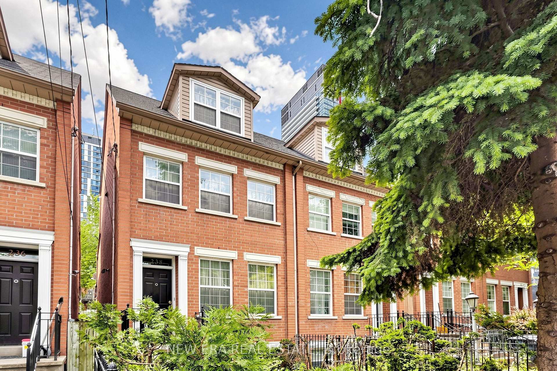 238 George Street Toronto Ontario Canada Sale residential Eugene Mezini Insider Condos Inc