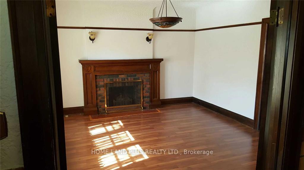 68 Parkview Avenue Toronto Ontario Canada Sale residential Dapo Momson ECLAT REALTY INC.