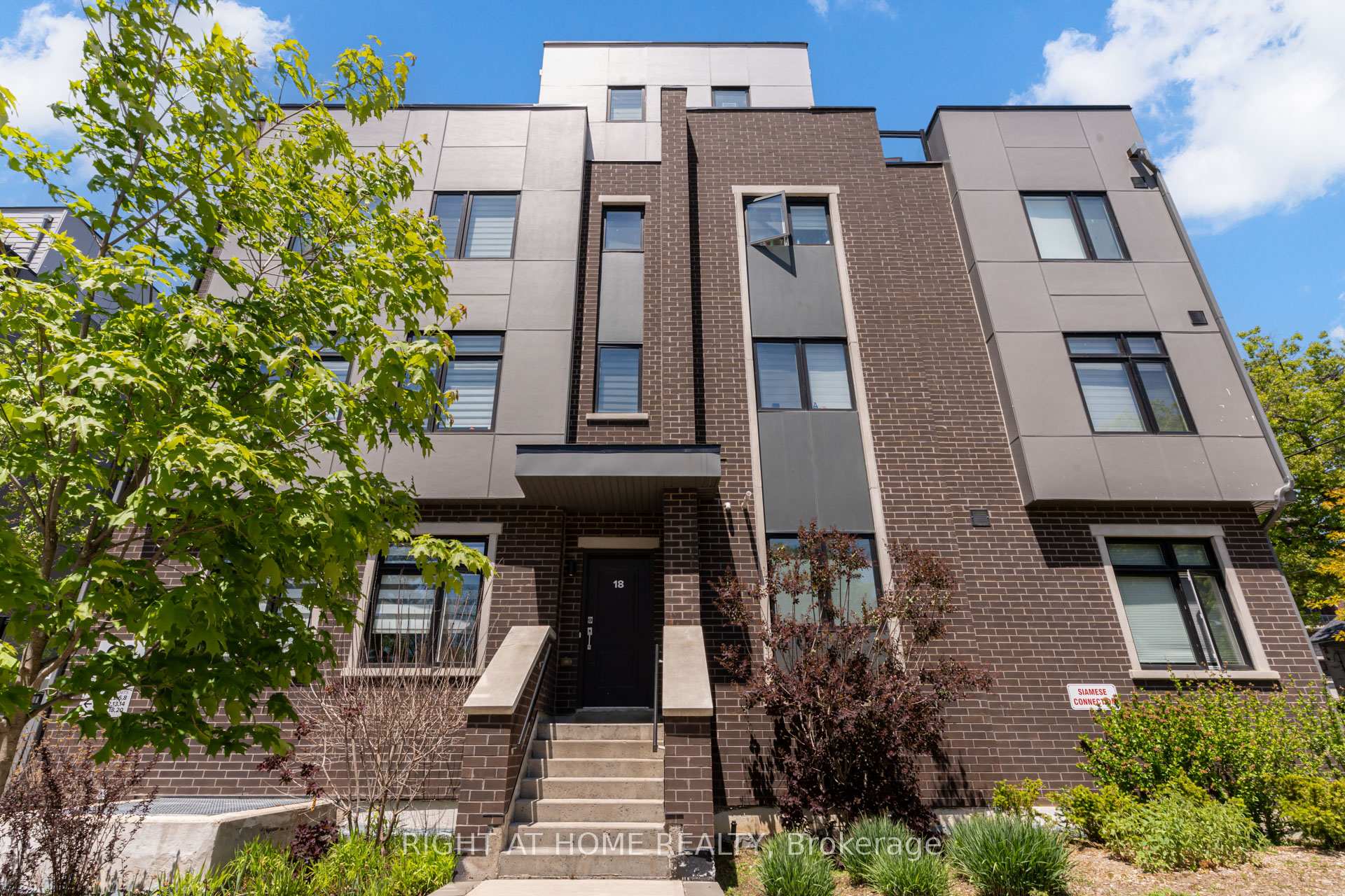 4 - 66 Long Branch Avenue Toronto Ontario Canada Sale residential Abbas Ahmed Right at Home Realty, Brokerage*