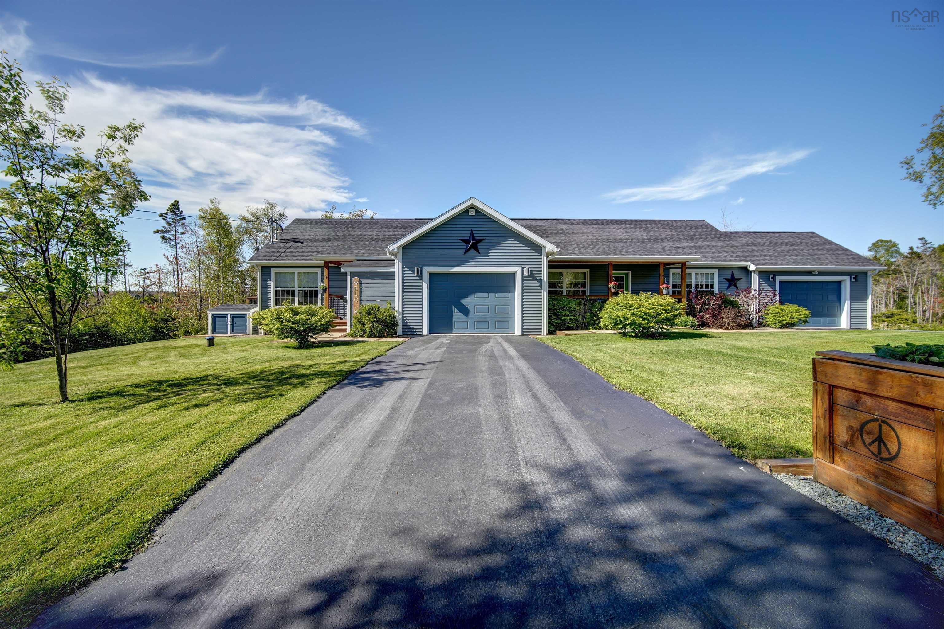 27/29 - 27/29 Pioneer Hill Whites Lake Nova Scotia Canada Sale residential Royal LePage Atlantic