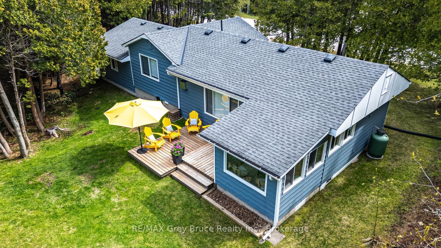 188 Bay Street South Bruce Peninsula Ontario Canada Sale residential DAWN-LEE McKENZIE RE/MAX GREY BRUCE REALTY INC 