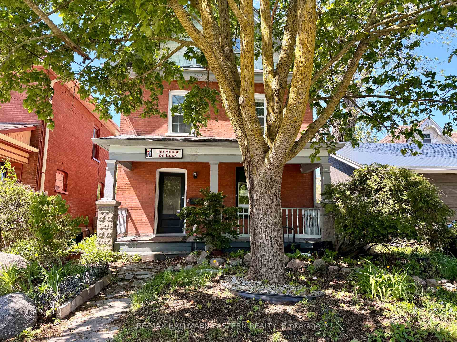 179 Lock Street Peterborough Ontario Canada Sale residential Frank Rosso RE/MAX HALLMARK EASTERN REALTY, BROKERAGE*