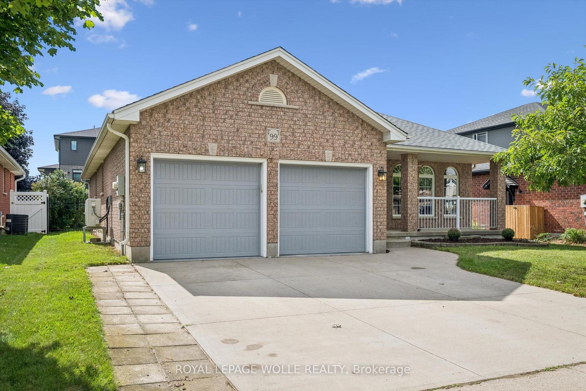 99 Westcliff Way Cambridge Ontario Canada Sale residential John Moniz RE/MAX Real Estate Centre Inc., Brokerage*