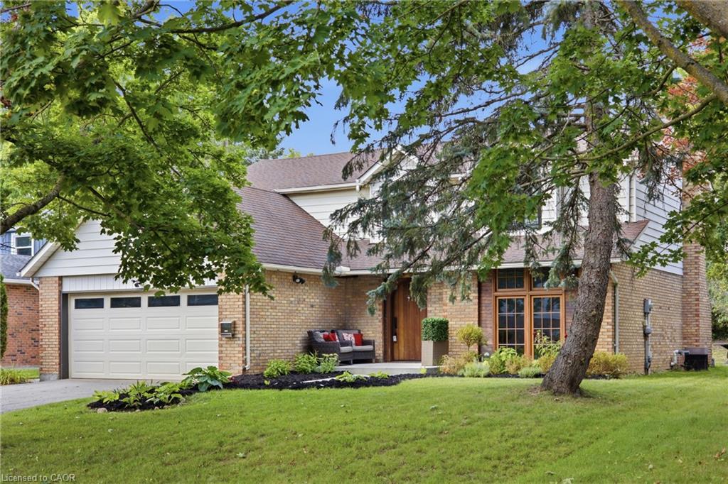 416 Clairbrook Crescent Waterloo Ontario Canada Sale residential Mandy Roth RE/MAX TWIN CITY REALTY INC., BROKERAGE*