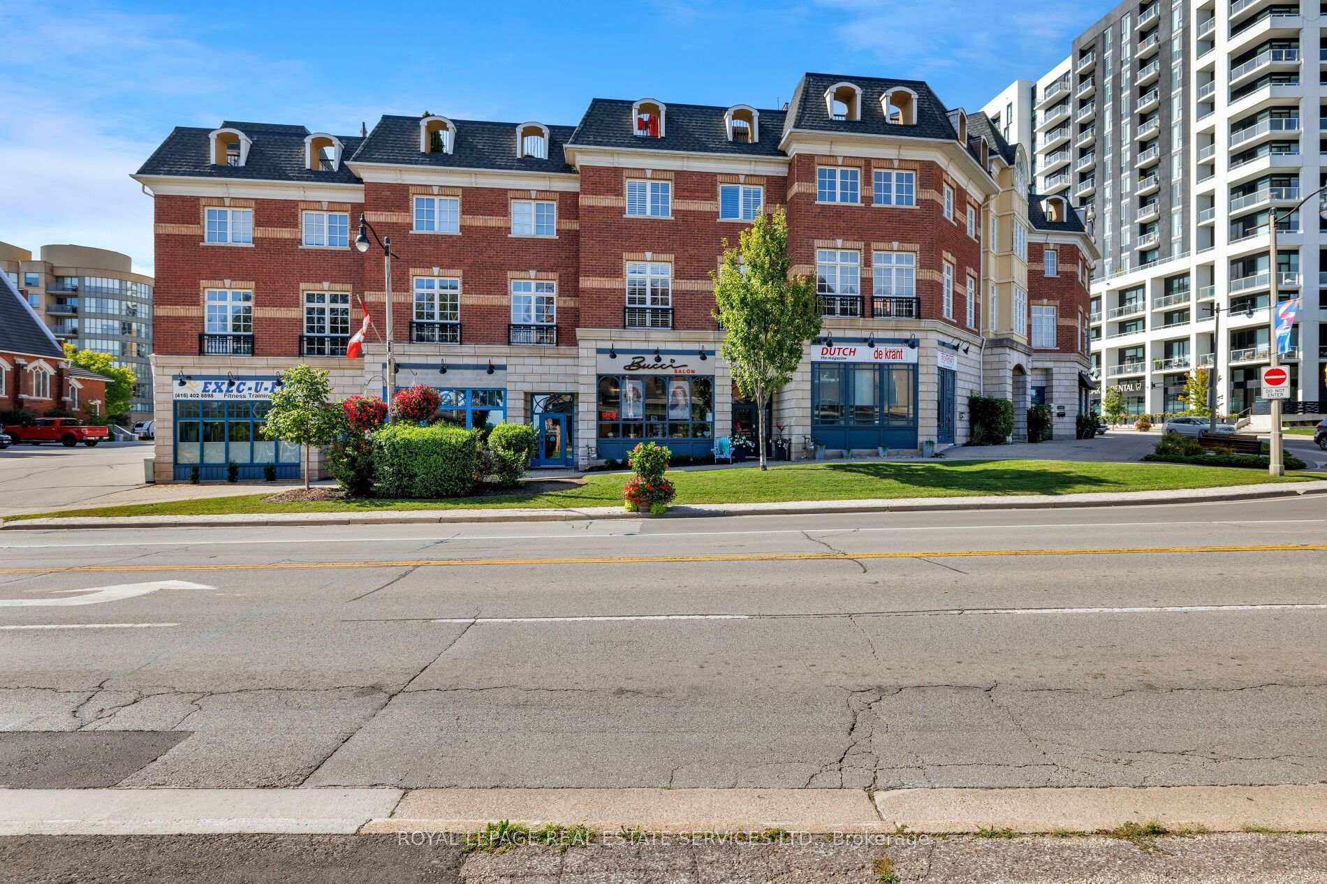 7 - 120 Bronte Road Oakville Ontario Canada Sale residential Bora Celikel RE/MAX Real Estate Centre Inc., Brokerage*