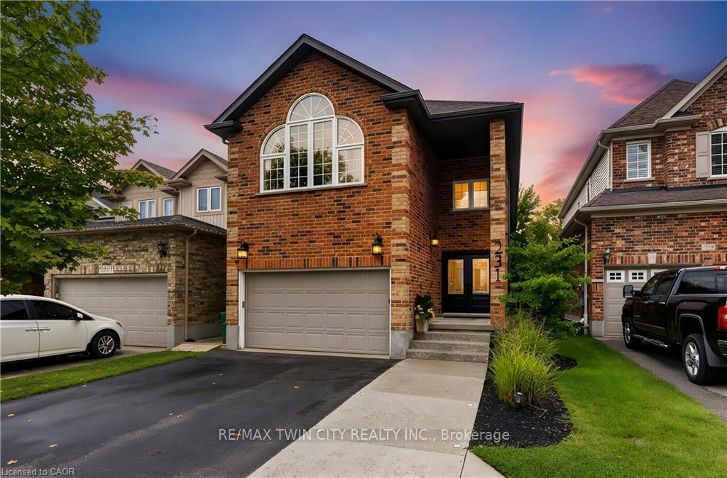 231 STEEPLERIDGE Street Kitchener Ontario Canada Sale residential Jon Hiller RE/MAX Twin City Realty Inc., Brokerage*