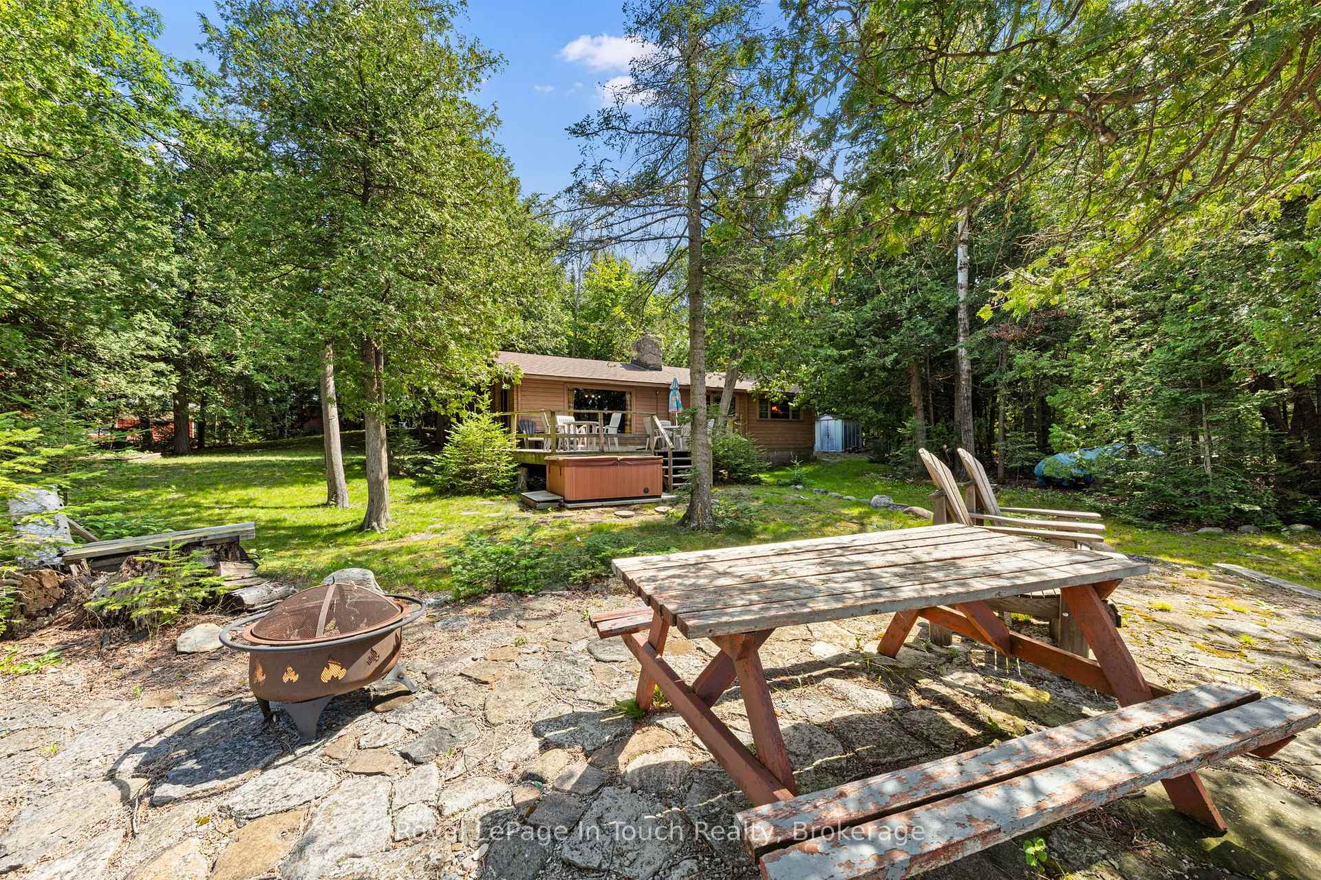 25 Chippewa Crescent Tiny Ontario Canada Sale residential Saeed Piroozfard HOUSESIGMA INC., BROKERAGE*