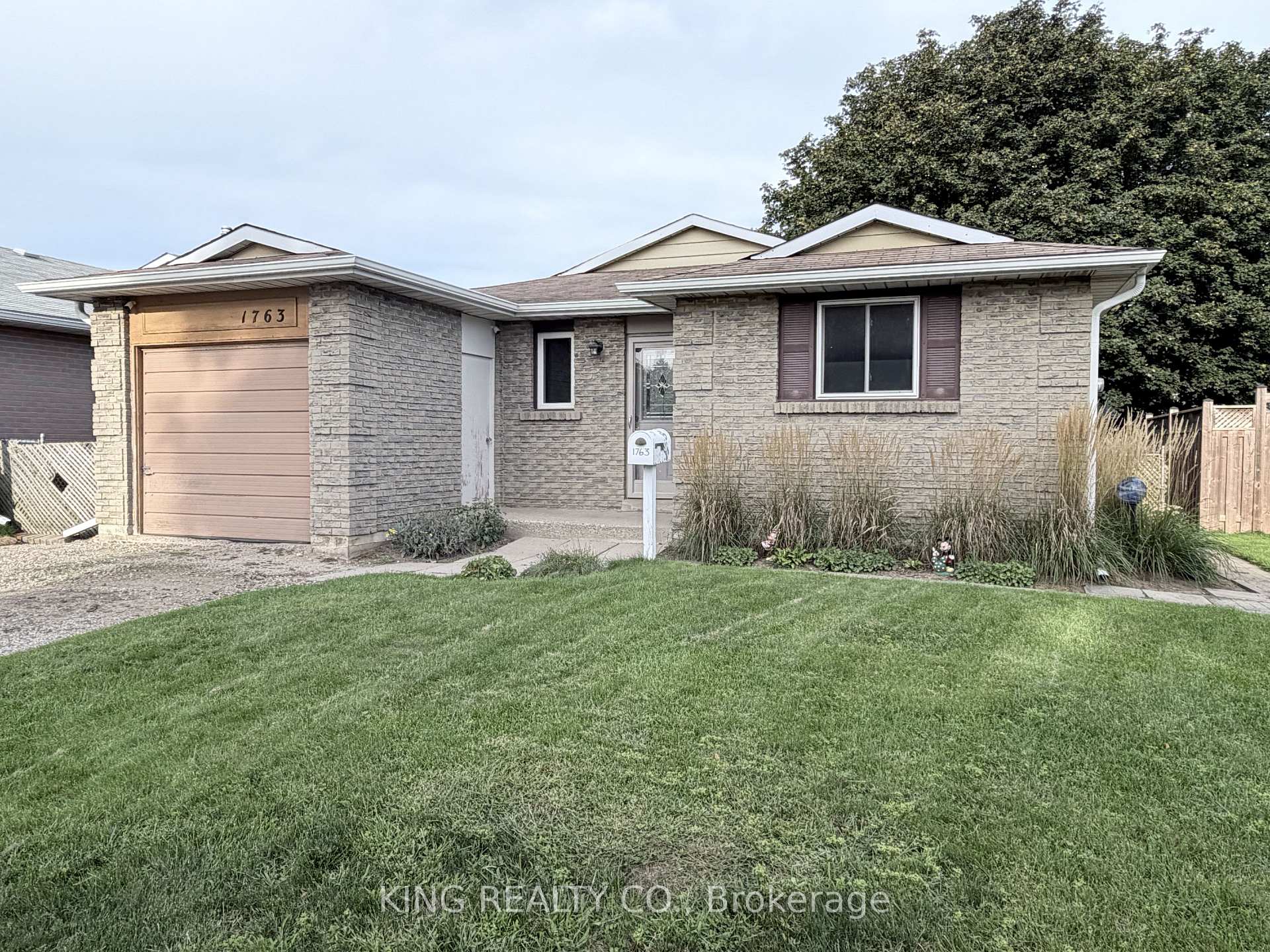 1763 Briarwood Drive W Cambridge Ontario Canada Sale residential Renee Blair Sotheby's International Realty Canada