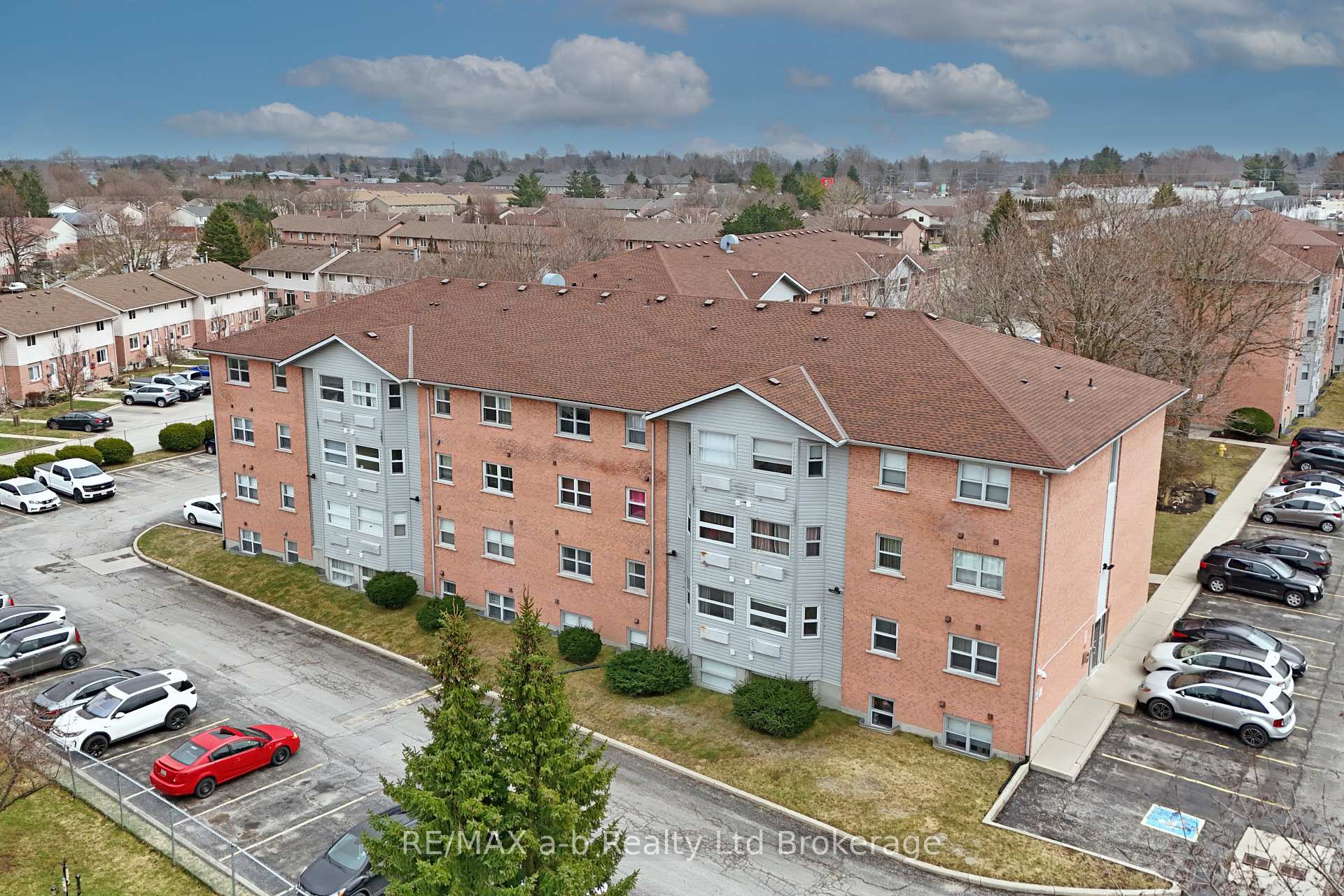 36 - 64 Hiawatha Road Woodstock Ontario Canada Sale residential Gurjeet Sandhu RE/MAX RE/MAX Realty Services Inc., Brokerage*