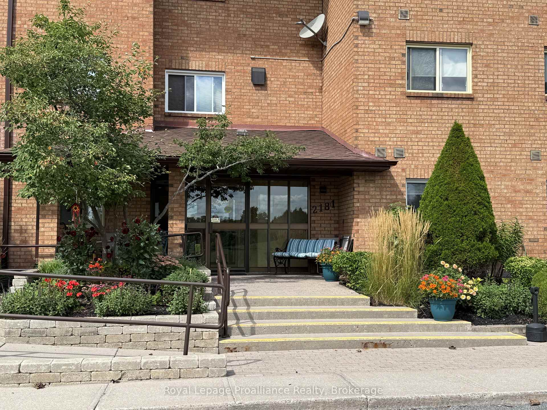 102 - 2181 Walker Avenue Peterborough Ontario Canada Sale residential   HomeLife Preferred Realty Inc., Brokerage*