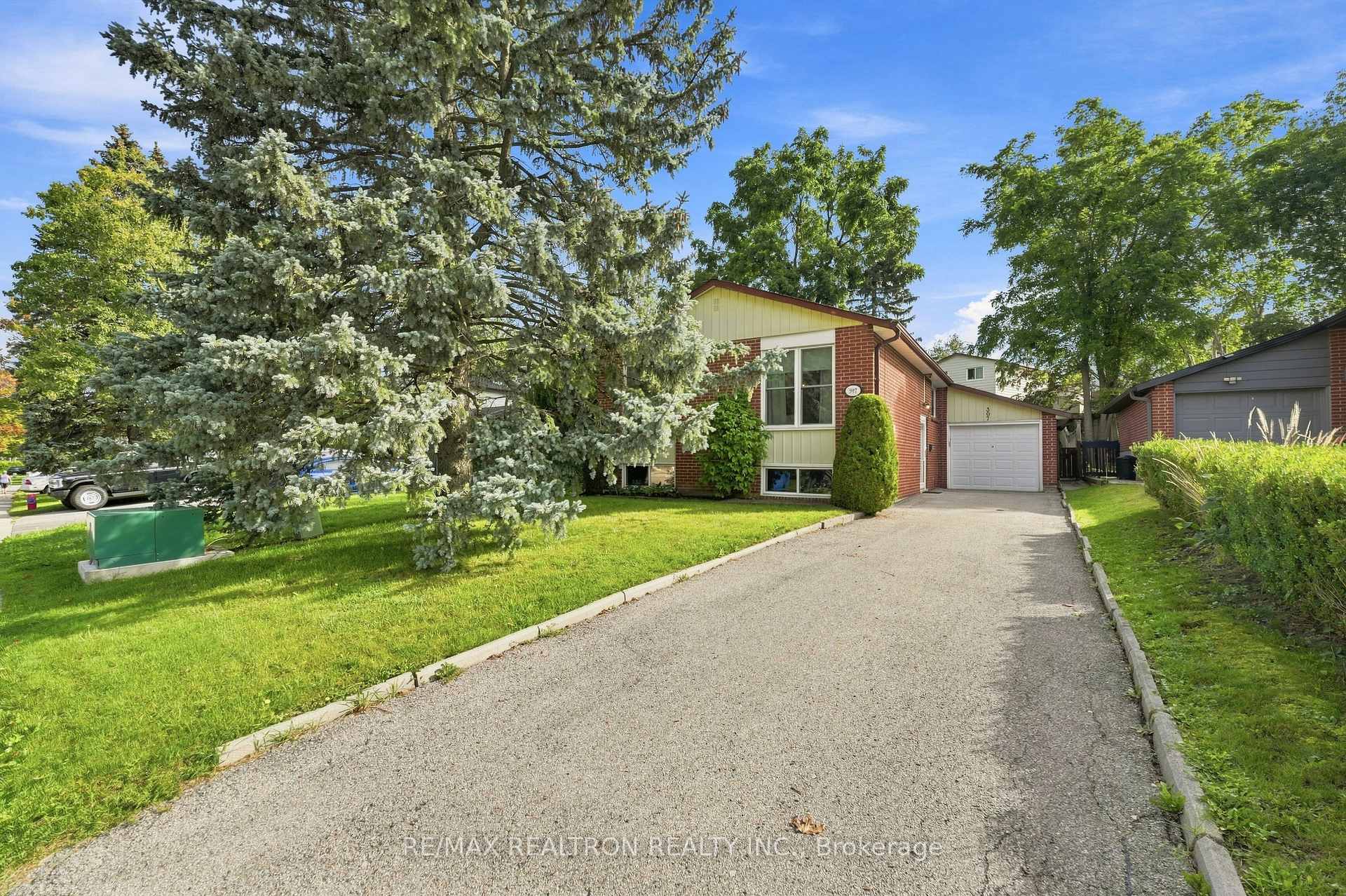 397 Sandford Street Newmarket Ontario Canada Sale residential Manuela Lovasz Brokerage Information: Not available, please contact website owner