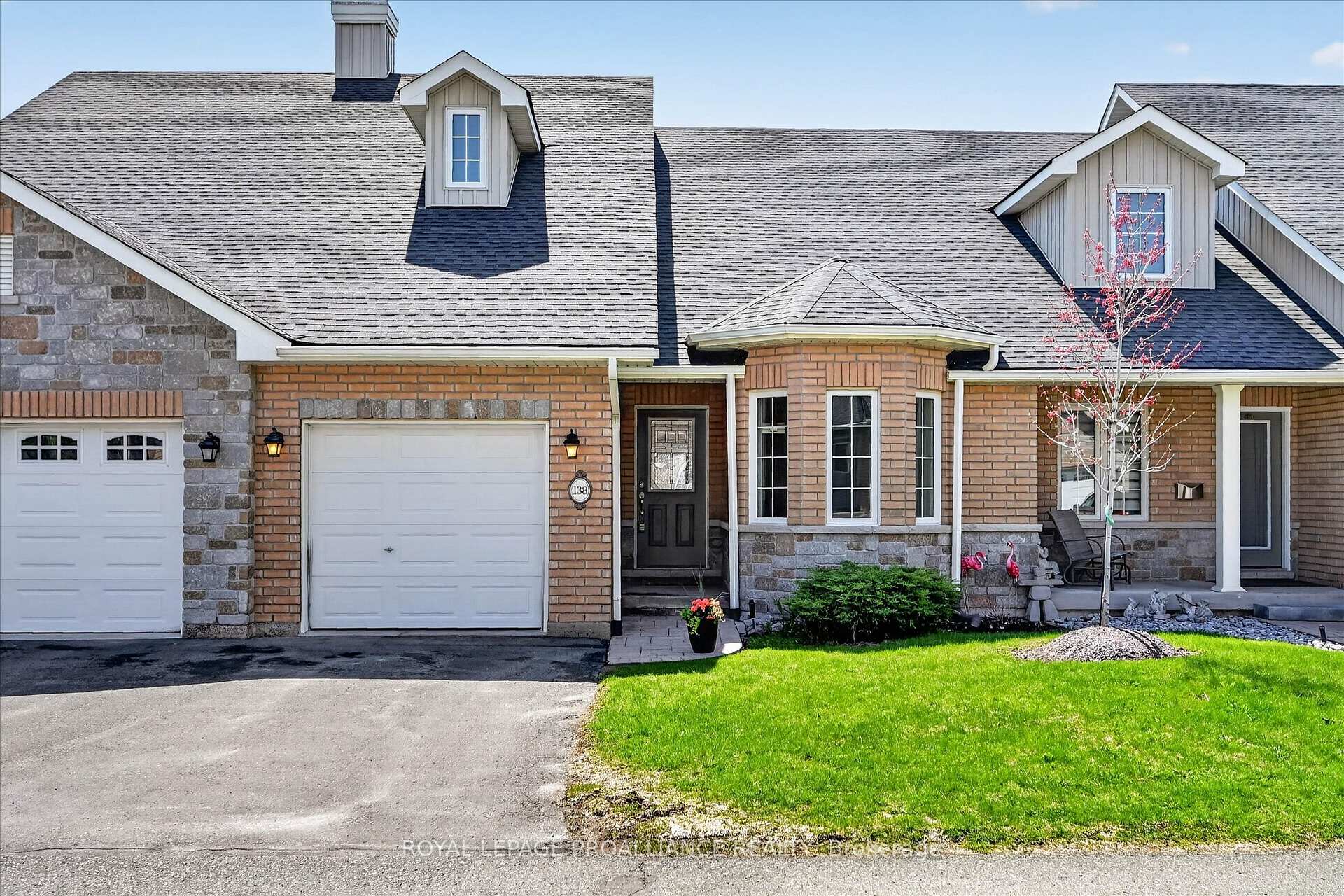 138 Village Crescent Peterborough Ontario Canada Sale residential   HomeLife Preferred Realty Inc., Brokerage*