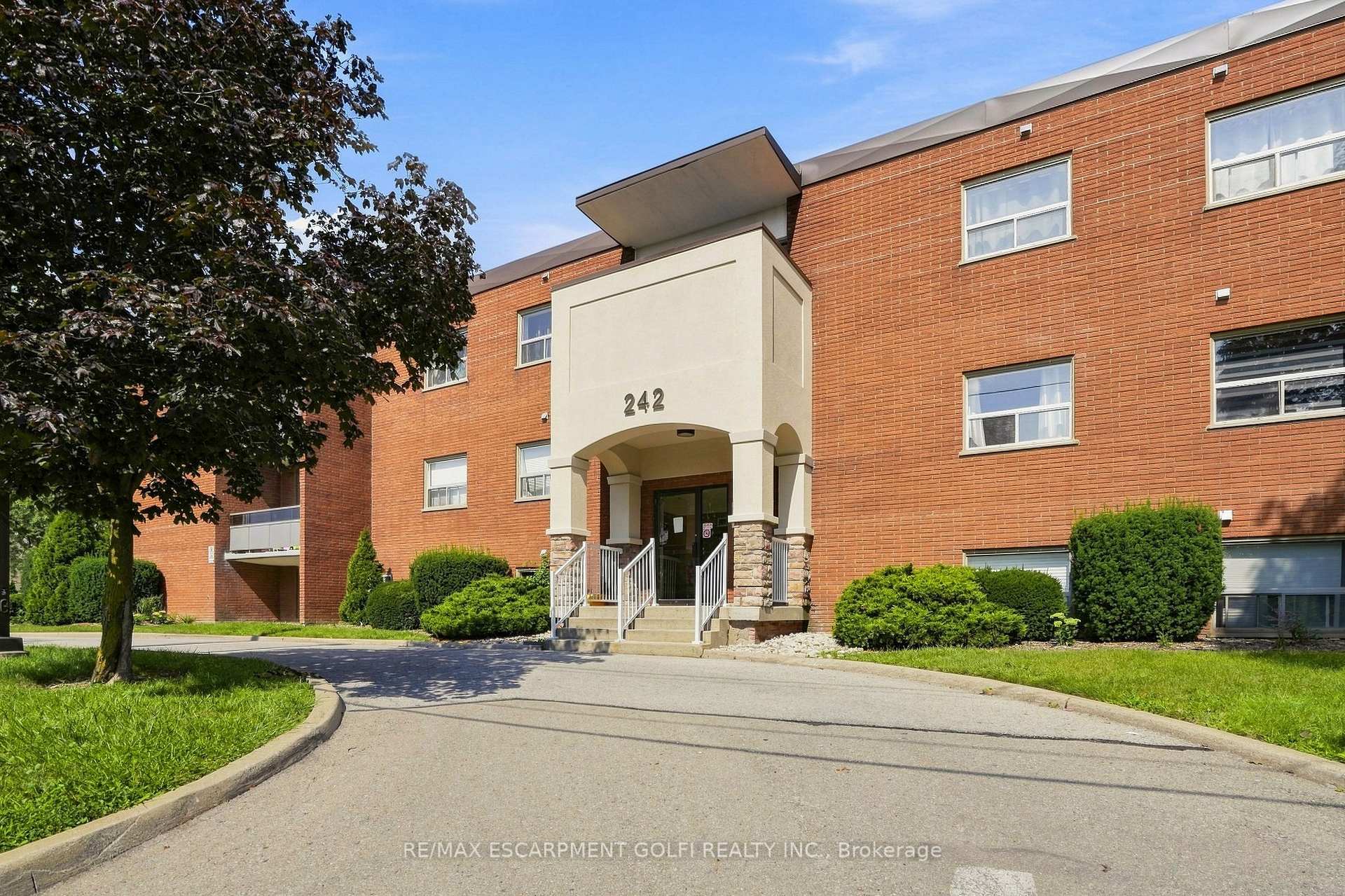 101 - 242 Oakdale Avenue St. Catharines Ontario Canada Rented residential   CANAL CITY REALTY LTD, BROKERAGE*
