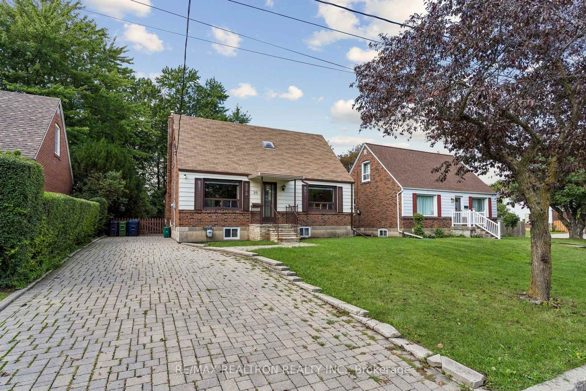 20 Edithvale Drive Toronto Ontario Canada Sale residential Hooman Bandarchi RE/MAX Realtron Realty Inc., Brokerage*