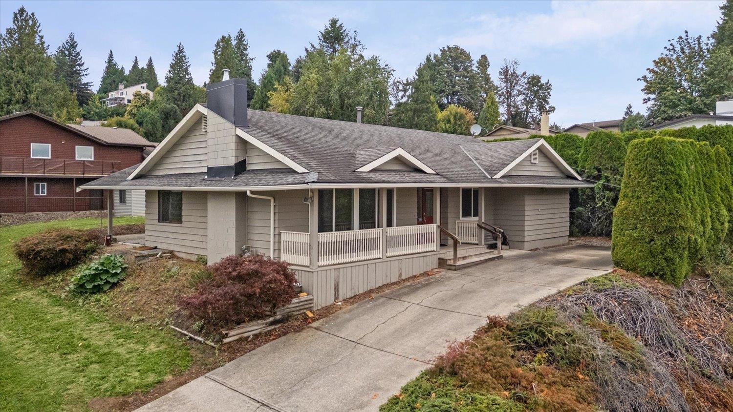 9951 HILLCREST DRIVE|Little Moun Chilliwack British Columbia Canada Sale residential Bob Buhler Century 21 Creekside Realty, Brokerage*