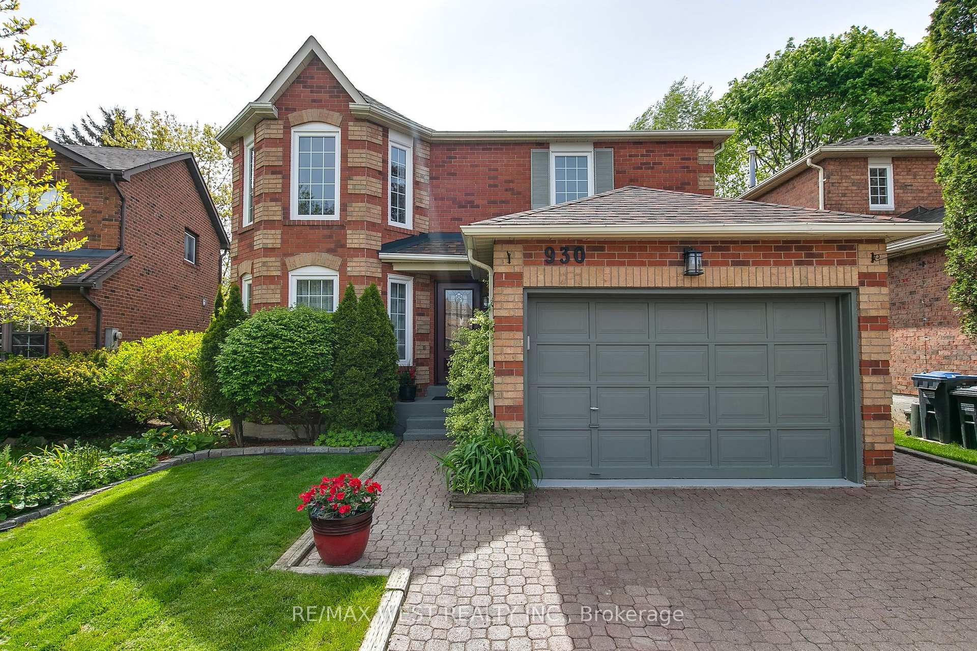 930 Maramis Court Mississauga Ontario Canada Sale residential HARRY SARVAIYA RE/MAX West Realty Inc., Brokerage *