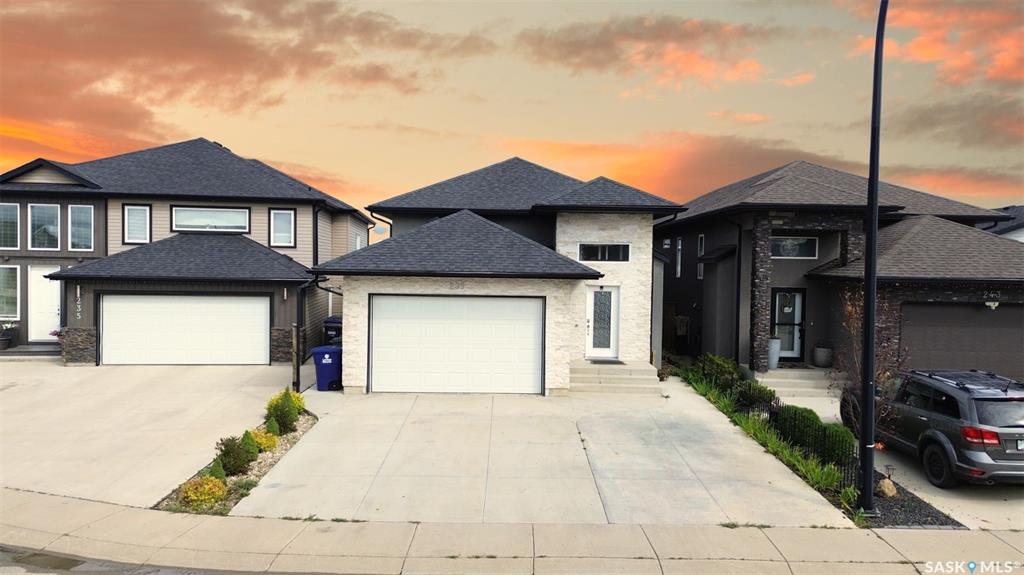 239 Bentley COURT Saskatoon Saskatchewan Canada Sale residential Dominic  Montpetit  RE/MAX Saskatoon., Brokerage*