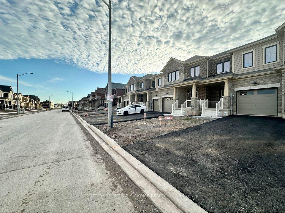 287 PORT Crescent Welland Ontario Canada Rent residential Mohammad Kashif Century 21 People's Choice Realty Inc., Brokerage *