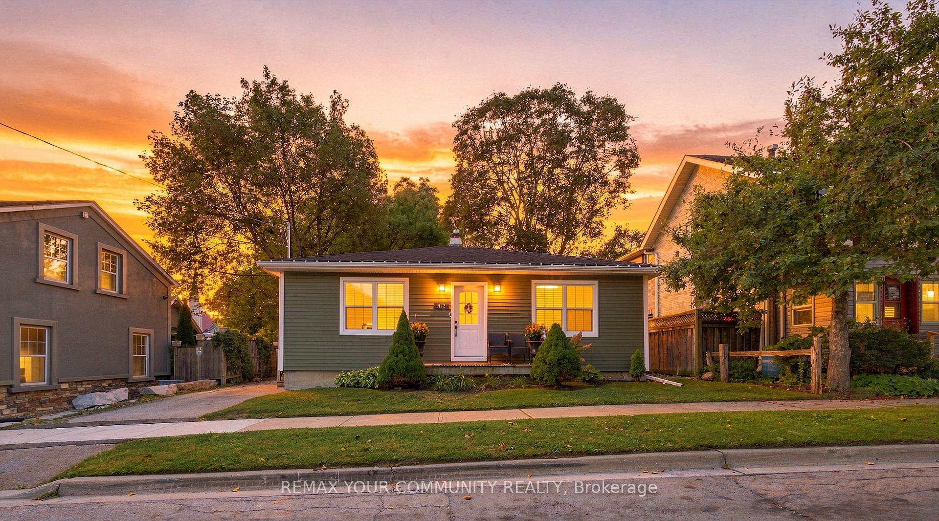 422 Queen Street Newmarket Ontario Canada Sale residential Opal Hustins, ASA, AEA Re/Max YOUR COMMUNITY REALTY