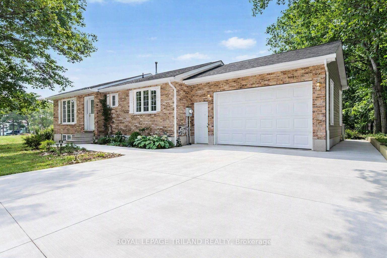10234 Julie Avenue Lambton Shores Ontario Canada Sale residential Steve Riddell SUTTON GROUP - SMALL TOWN TEAM REALTY INC. BROKERAGE*