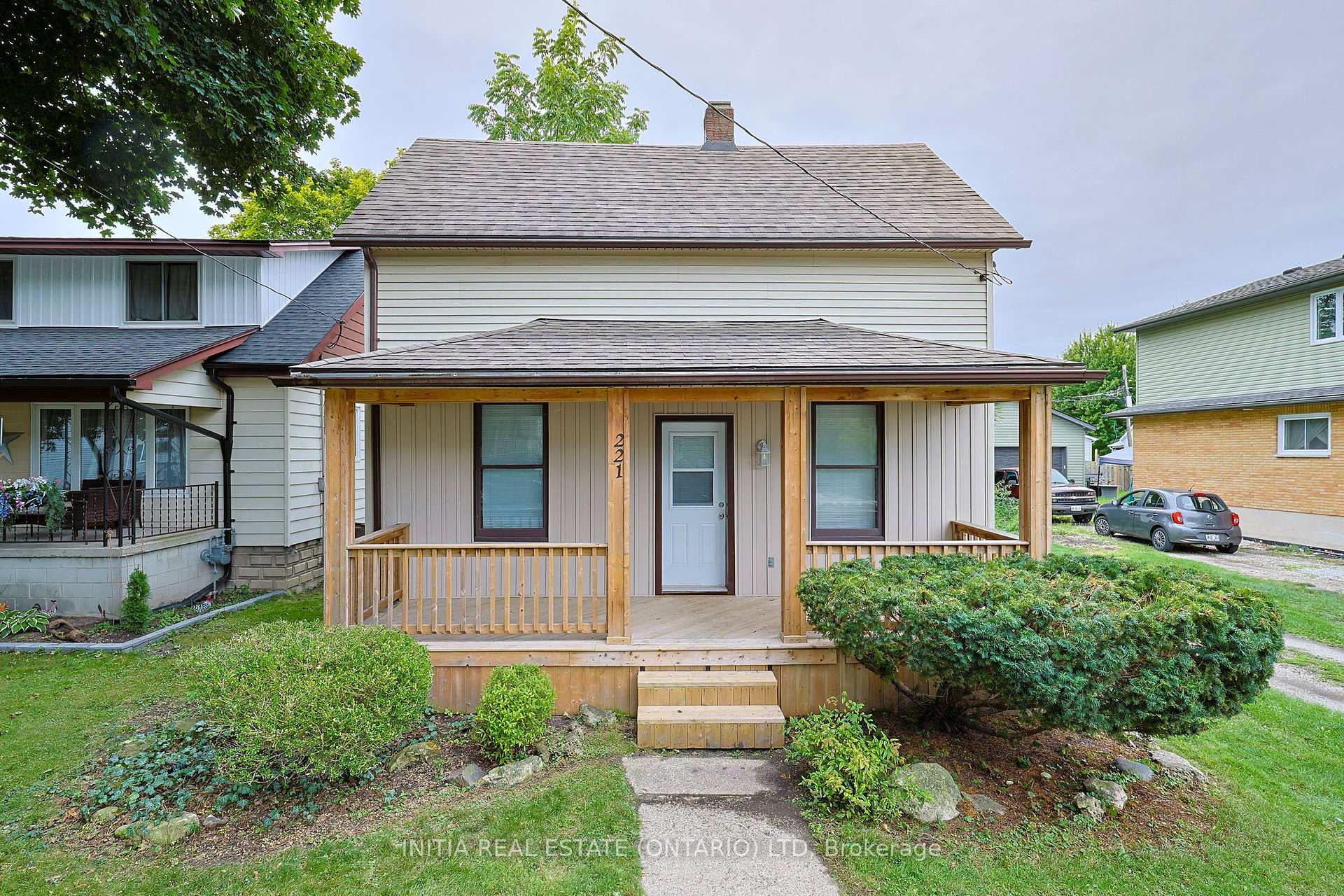 221 Bright Street Sarnia Ontario Canada Sale residential Linda Miller RE/MAX PRIME PROPERTIES UNIQUE GROUP, BROKERAGE
