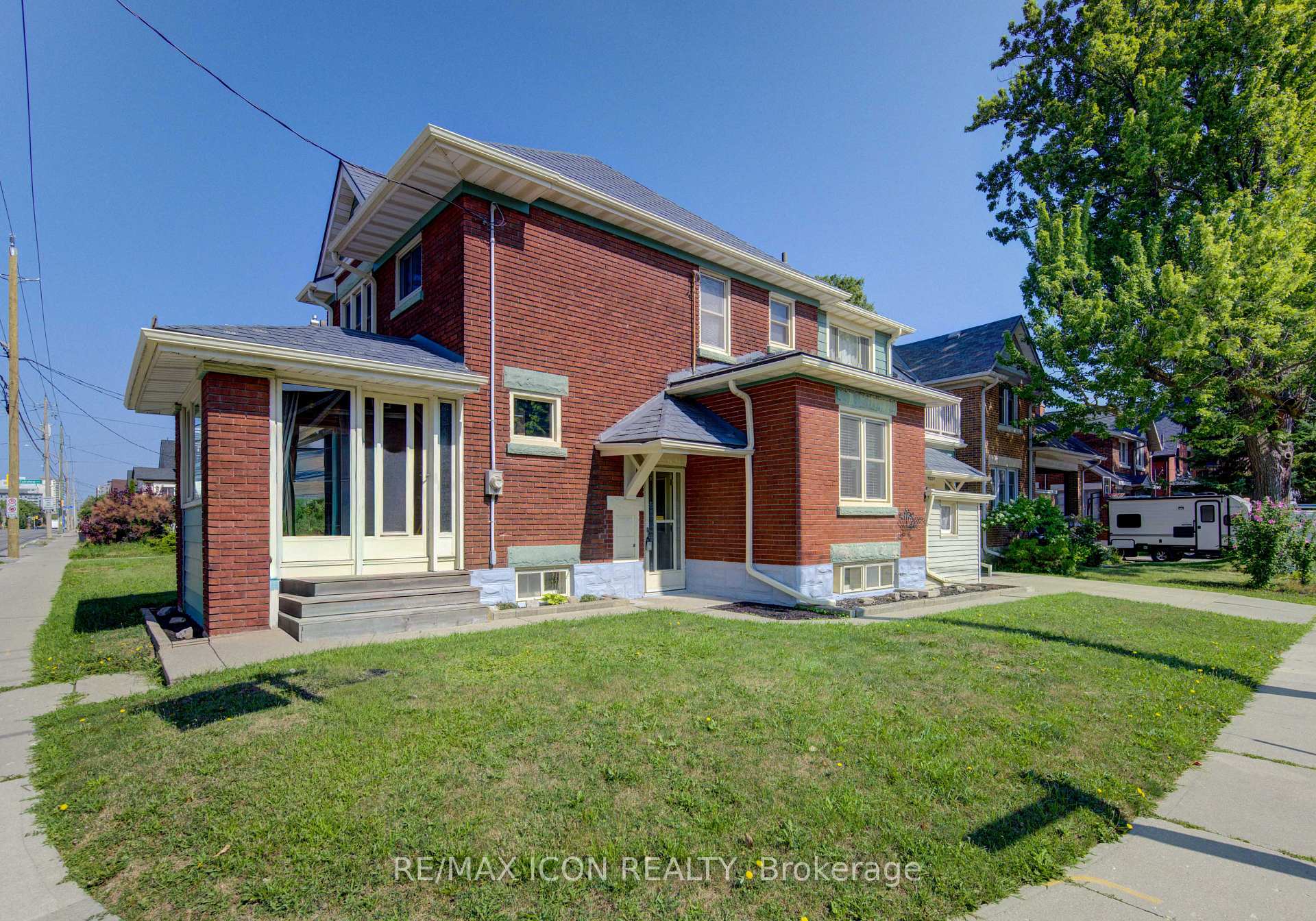 224 Weber Street E Kitchener Ontario Canada Sale residential Frieda Kotsopoulos RE/MAX Twin City Realty Inc., Brokerage *