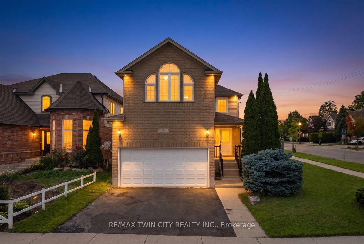 3 Apple Ridge Drive Kitchener Ontario Canada Sale residential Frieda Kotsopoulos RE/MAX Twin City Realty Inc., Brokerage *