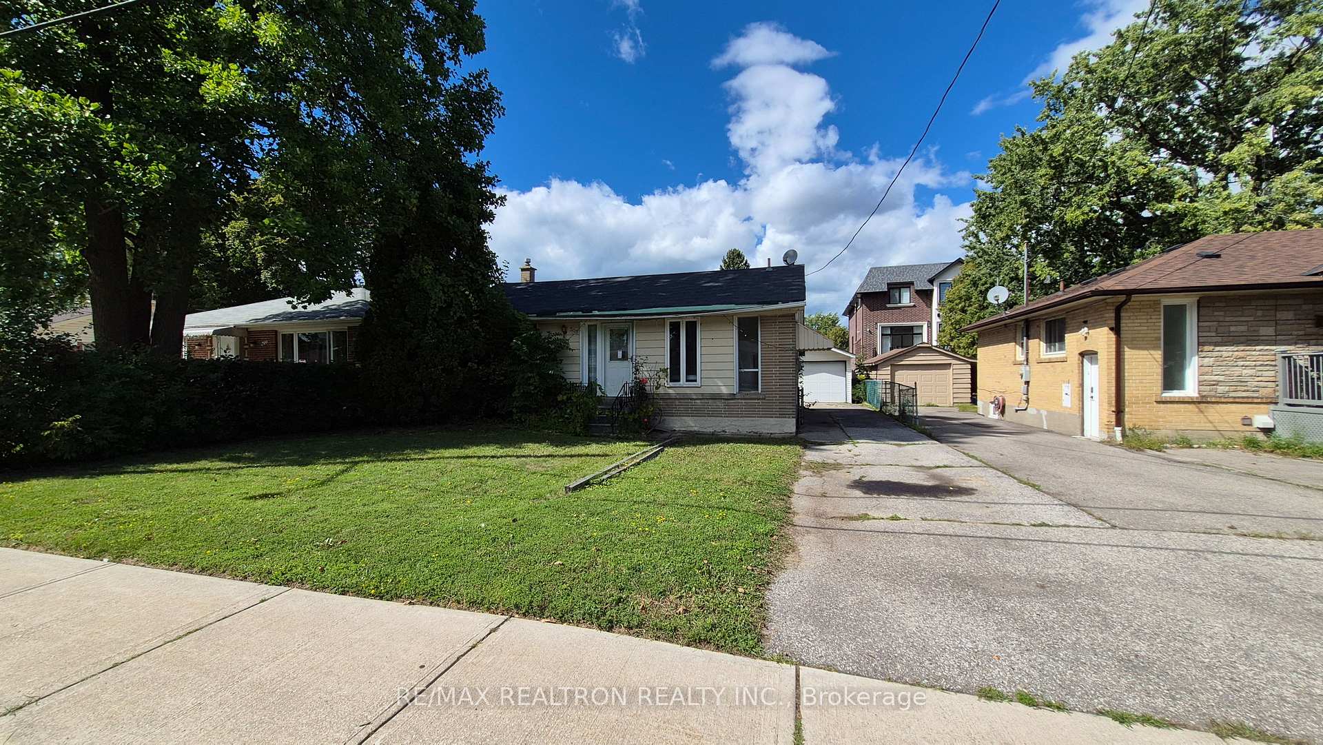 303 Boisdale Avenue Richmond Hill Ontario Canada Sale residential Joe Caputo RE/MAX Realtron Realty Inc., Brokerage*