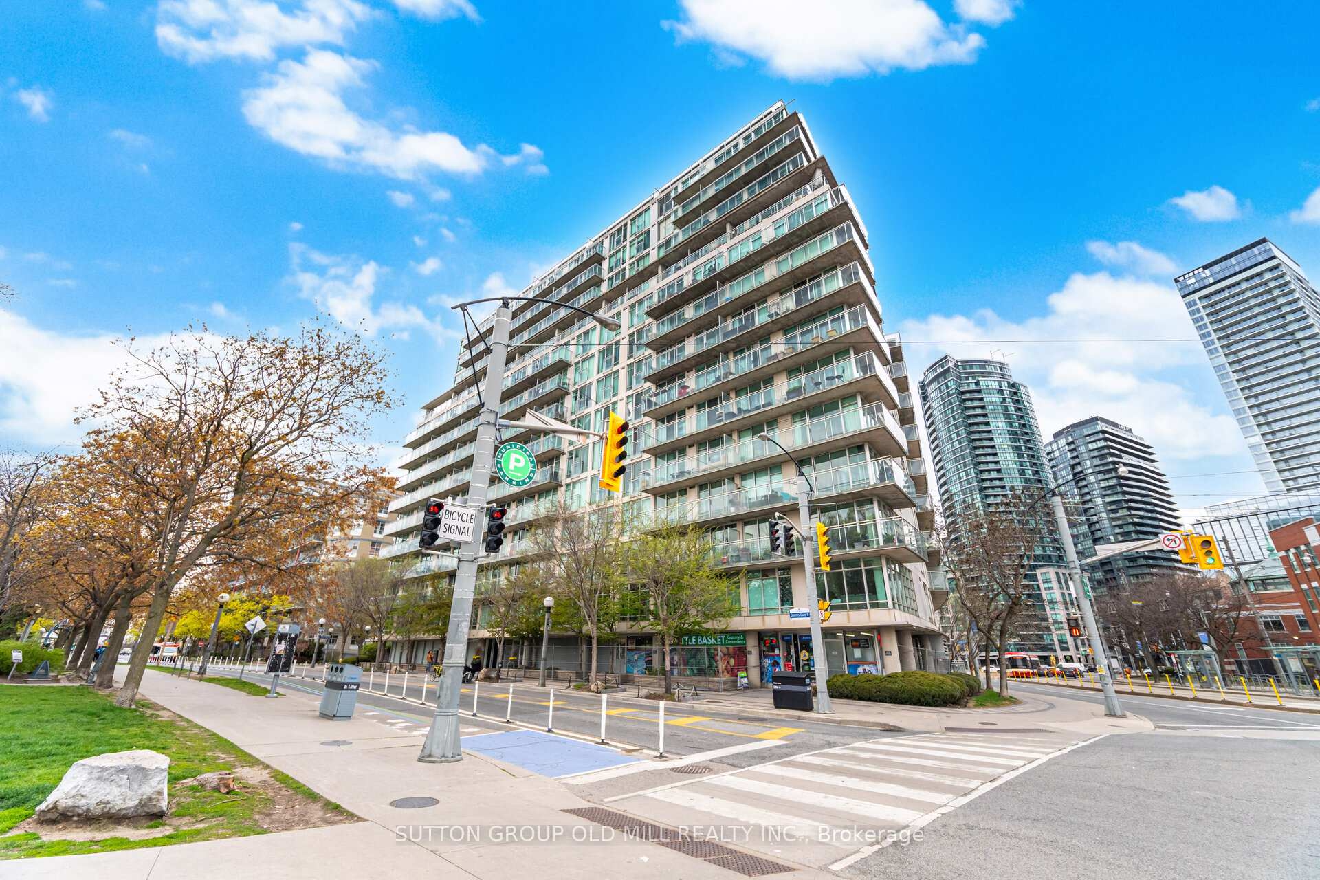 909 - 650 Queens Quay W Toronto Ontario Canada Sale residential Irena Bendi Sutton Group Old Mill Realty Inc., Brokerage *