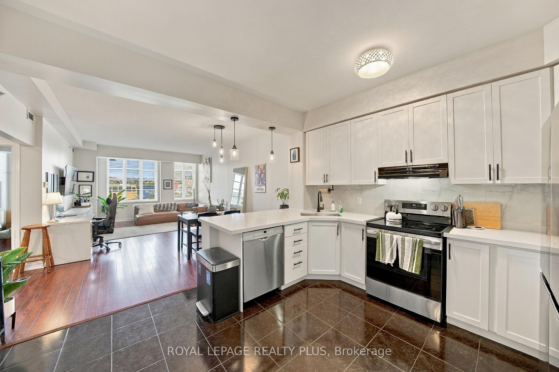 104 - 3531 Lake Shore Boulevard W Toronto Ontario Canada Rent residential Diane Adler Royal LePage Realty Plus, Brokerage*
